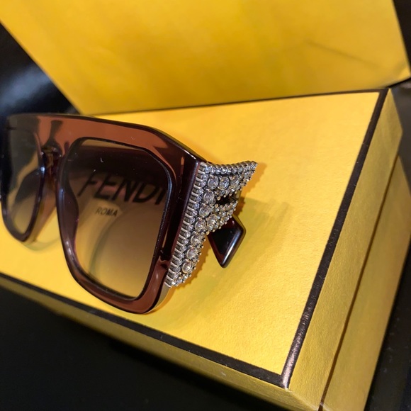 BRANDNEW NICKI MINAJ FENDI SUNGLASSES LMTD EDITION